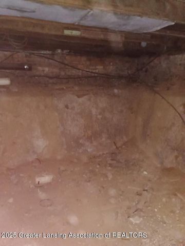 1022 S Grand Avenue, Lansing, MI 48910