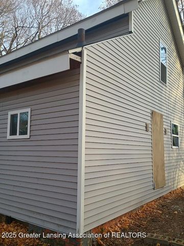 1022 S Grand Avenue, Lansing, MI 48910