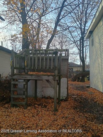 1022 S Grand Avenue, Lansing, MI 48910