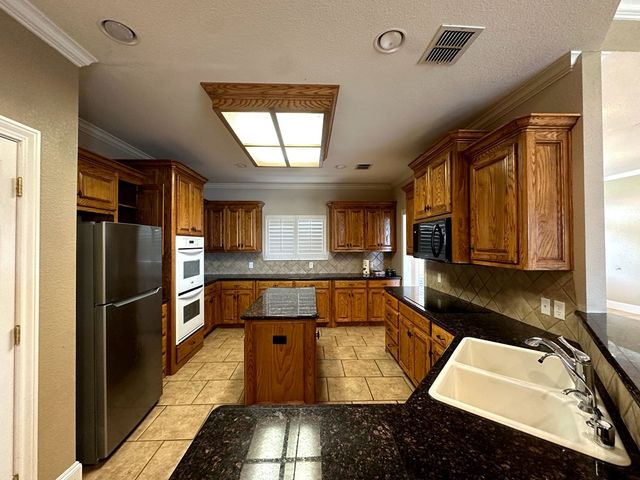 401 Springwood Court, Midland, TX 79705