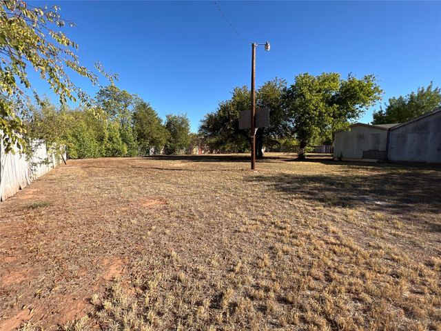 800 Roosevelt. Street, Wichita Falls, TX 76301