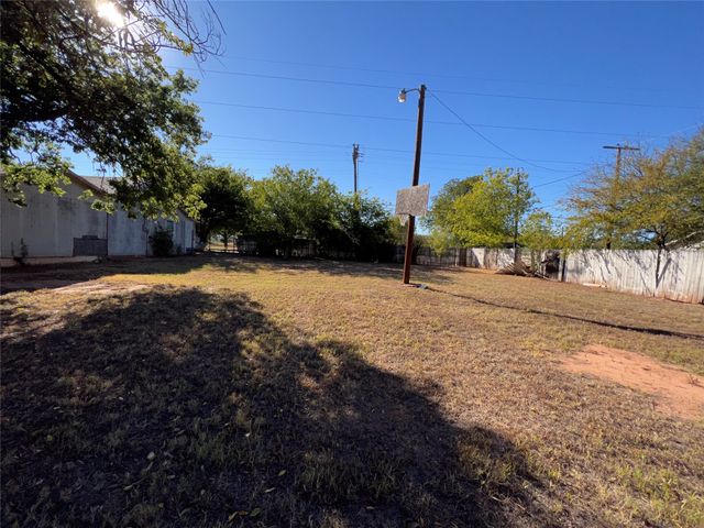 800 Roosevelt. Street, Wichita Falls, TX 76301