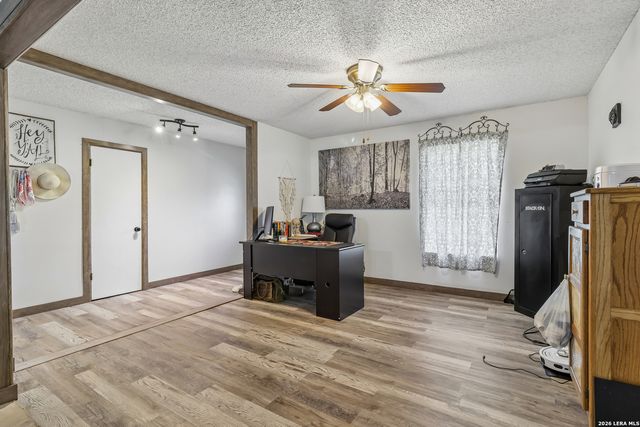 215 DEER RUN ST, Pleasanton, TX 78064