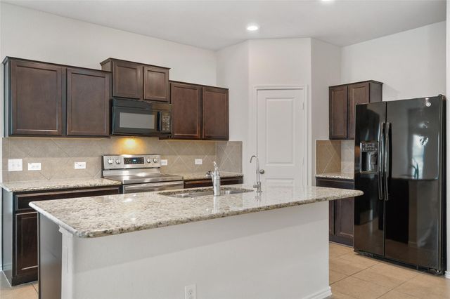 433 Druse LN, Jarrell, TX 76537