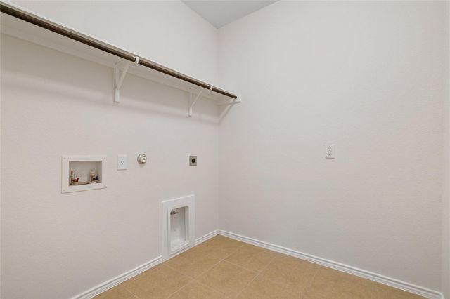 433 Druse LN, Jarrell, TX 76537