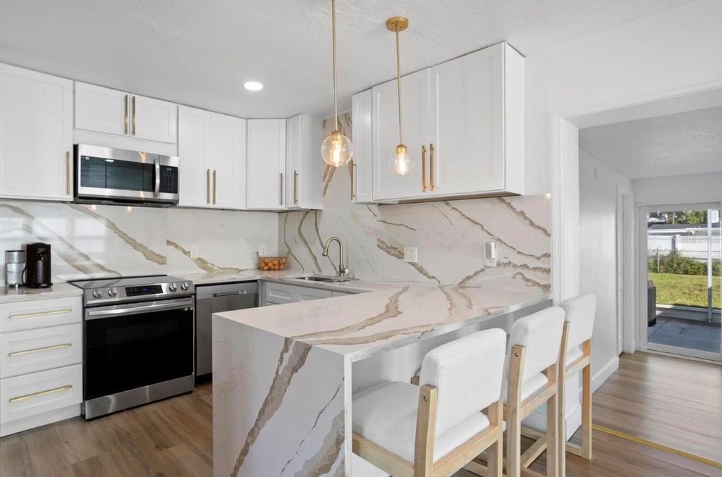 Image 16 of property listing at 208 S WARD STREET, Tampa, FL 33609