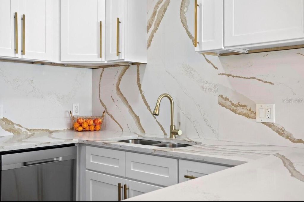 Image 20 of property listing at 208 S WARD STREET, Tampa, FL 33609