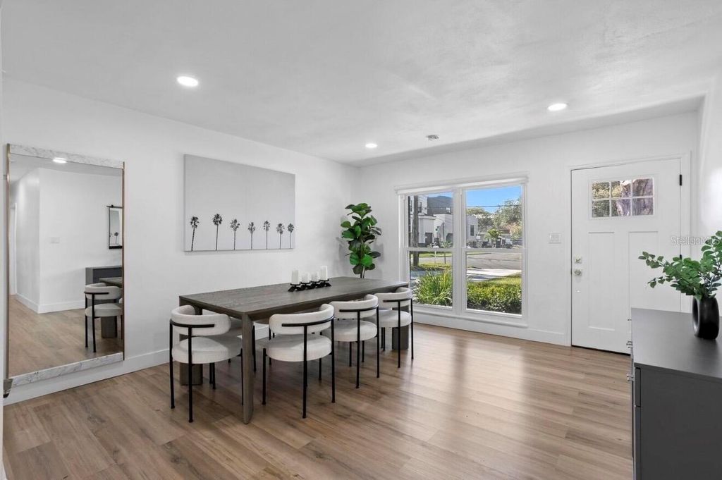 Image 6 of property listing at 208 S WARD STREET, Tampa, FL 33609