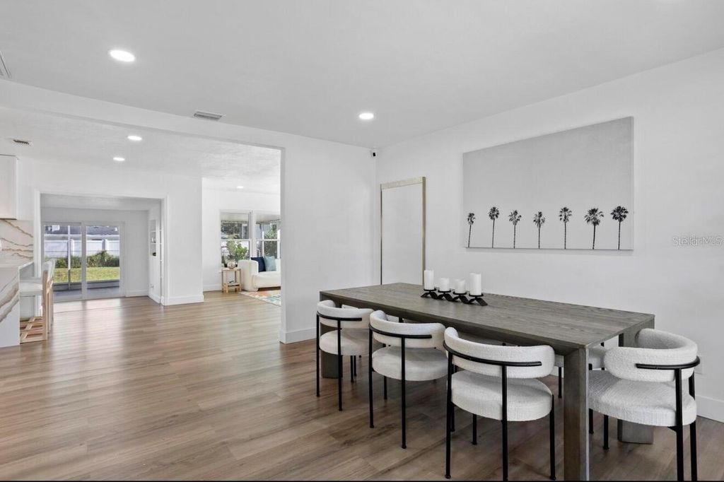 Image 7 of property listing at 208 S WARD STREET, Tampa, FL 33609