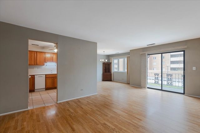 434 Clinton Place 306, River Forest, IL 60305