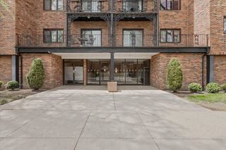 434 Clinton Place 306, River Forest, IL 60305