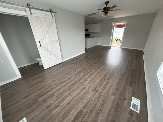 2003 S Carl Street, Siloam Springs, AR 72761