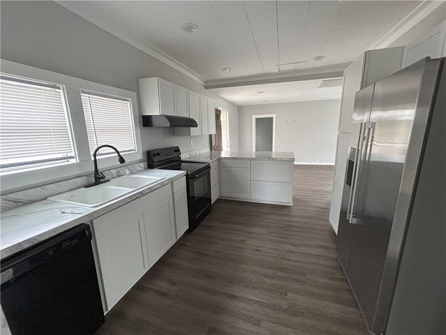 2003 S Carl Street, Siloam Springs, AR 72761