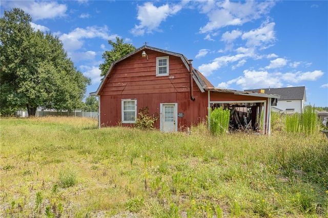 9441 County Line Road, Kernersville, NC 27284