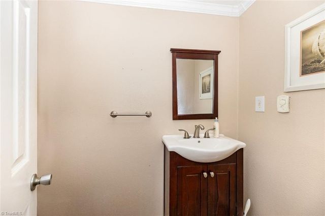 9441 County Line Road, Kernersville, NC 27284