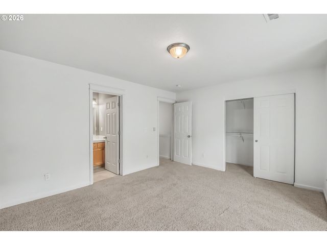 21823 Ne LARKSPUR Ln, Fairview, OR 97024