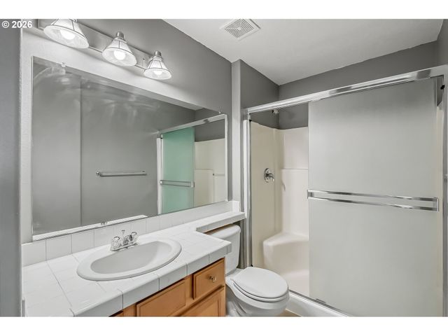 21823 Ne LARKSPUR Ln, Fairview, OR 97024