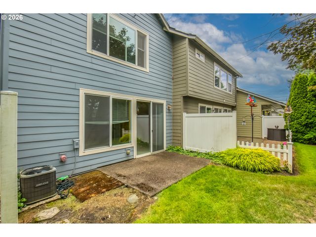 21823 Ne LARKSPUR Ln, Fairview, OR 97024