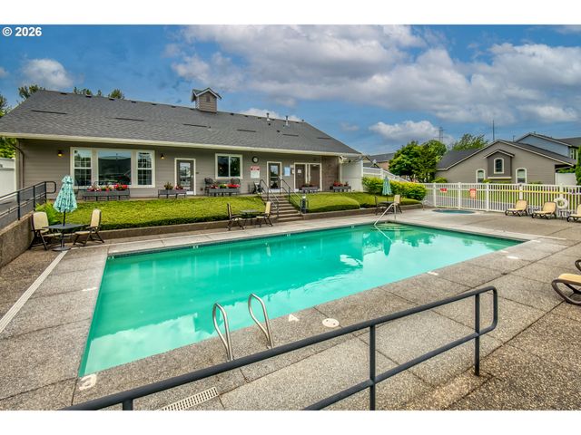 21823 Ne LARKSPUR Ln, Fairview, OR 97024
