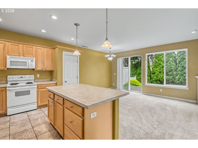 21823 Ne LARKSPUR Ln, Fairview, OR 97024