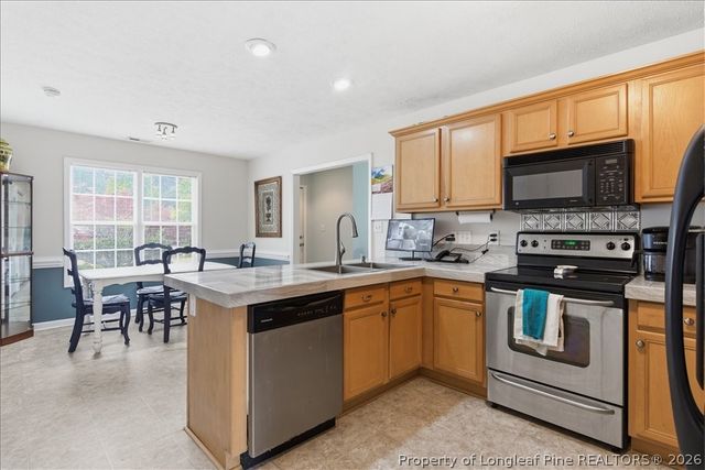 121 Van Buren Drive, Raeford, NC 28376