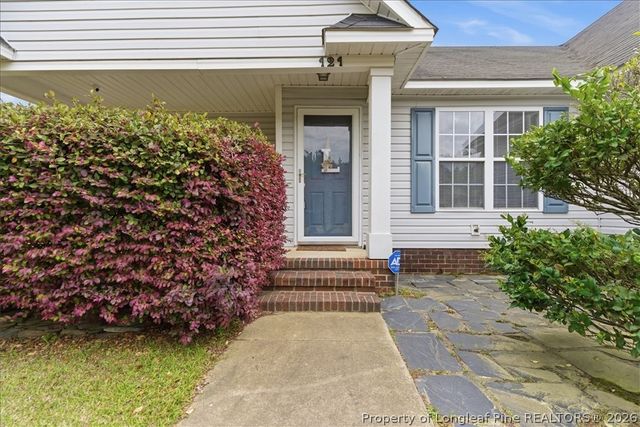 121 Van Buren Drive, Raeford, NC 28376