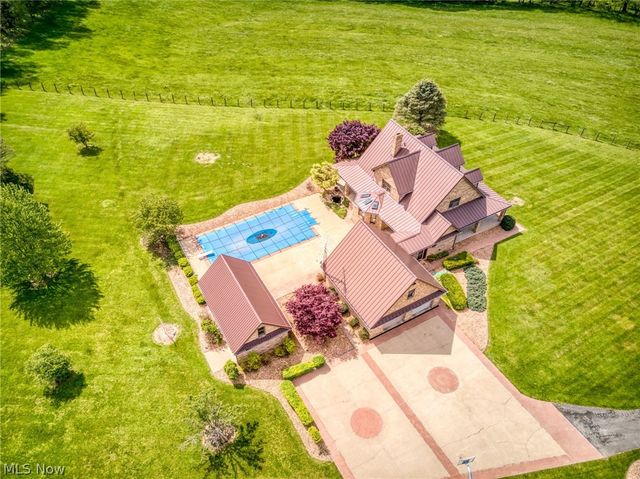 46675 Clarkson Rd, Rogers, OH 44455
