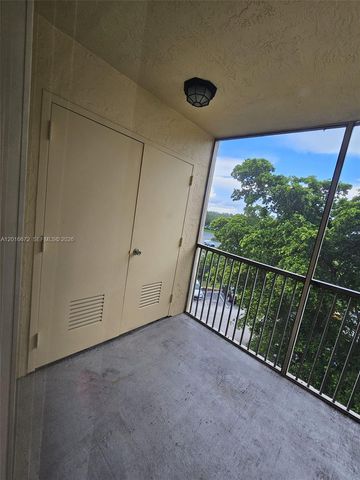 8245 Lake Dr 401, Doral, FL 33166