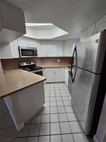 8245 Lake Dr 401, Doral, FL 33166