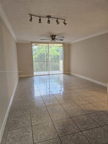 8245 Lake Dr 401, Doral, FL 33166