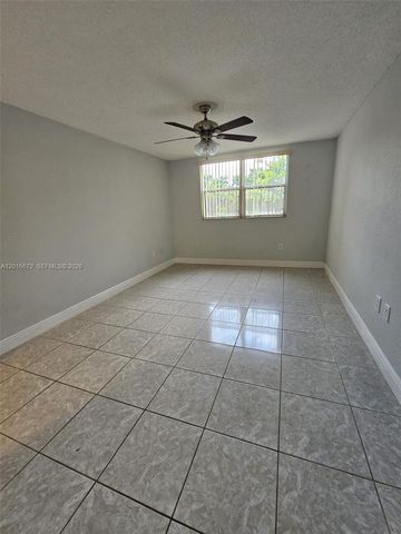 8245 Lake Dr 401, Doral, FL 33166
