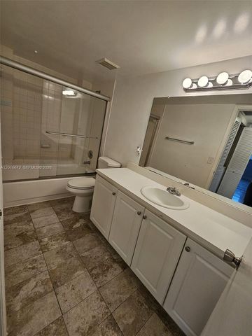 8245 Lake Dr 401, Doral, FL 33166