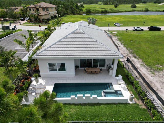 126 SE Calmo Circle, Port St. Lucie, FL 34984
