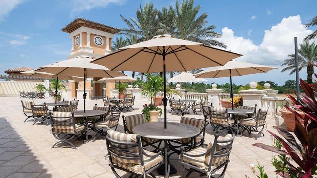 126 SE Calmo Circle, Port St. Lucie, FL 34984