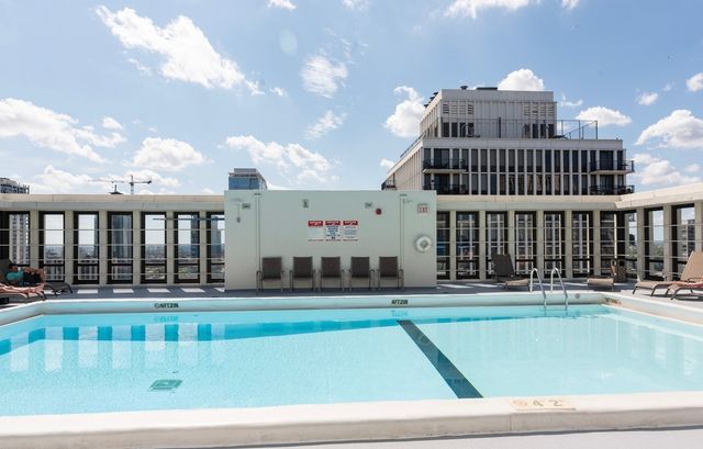 1 E Scott Street 1601, Chicago, IL 60610