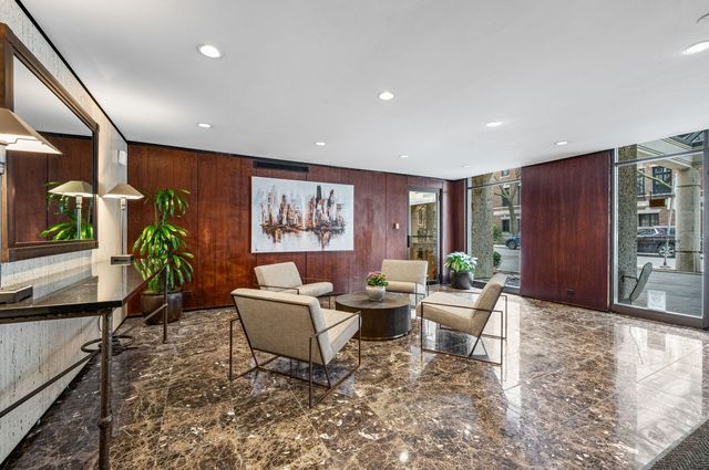 1 E Scott Street 1601, Chicago, IL 60610