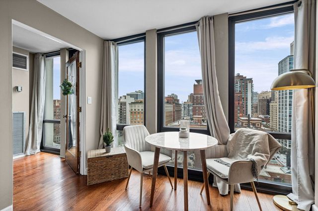 1 E Scott Street 1601, Chicago, IL 60610