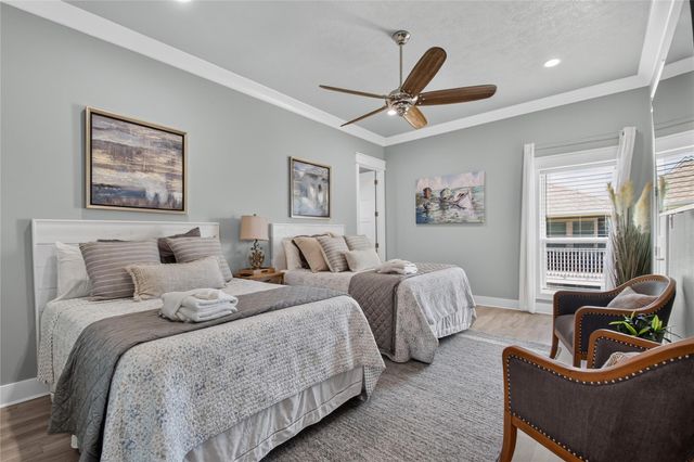 870 Kahla Drive, Crystal Beach, TX 77650