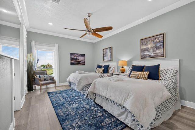 870 Kahla Drive, Crystal Beach, TX 77650