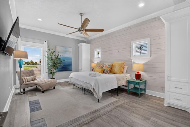 870 Kahla Drive, Crystal Beach, TX 77650