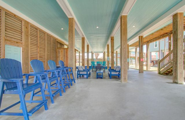 870 Kahla Drive, Crystal Beach, TX 77650