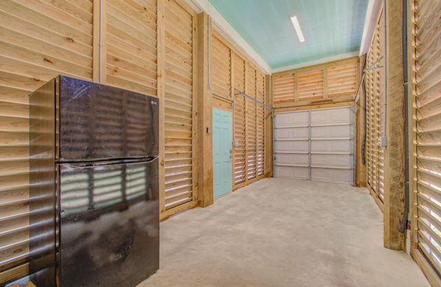 870 Kahla Drive, Crystal Beach, TX 77650