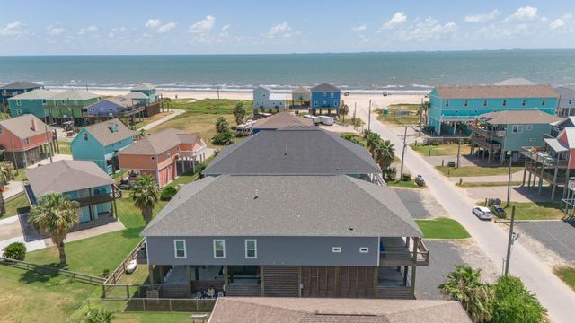 870 Kahla Drive, Crystal Beach, TX 77650