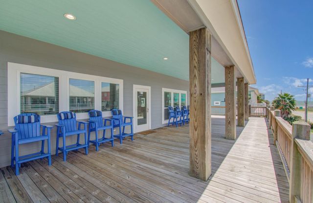 870 Kahla Drive, Crystal Beach, TX 77650