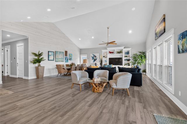 870 Kahla Drive, Crystal Beach, TX 77650