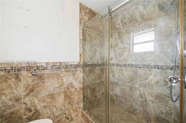 5320 W 26th Ave 108, Hialeah, FL 33016