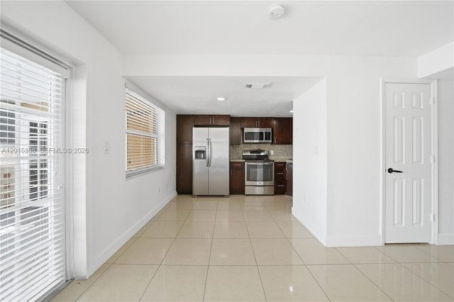 5320 W 26th Ave 108, Hialeah, FL 33016