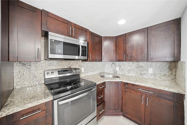 5320 W 26th Ave 108, Hialeah, FL 33016