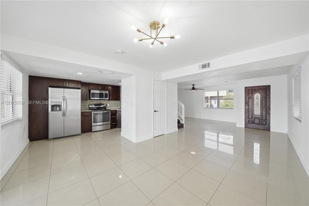 5320 W 26th Ave 108, Hialeah, FL 33016