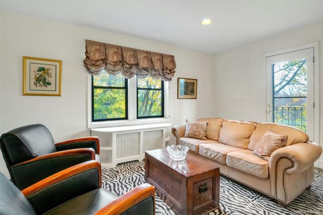 4810 Boston Post Road 2D, Pelham, NY 10803